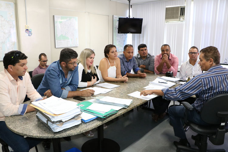 Ivana Bastos solicita obras de infraestrutura em diversos órgãos para o município de Iuiu