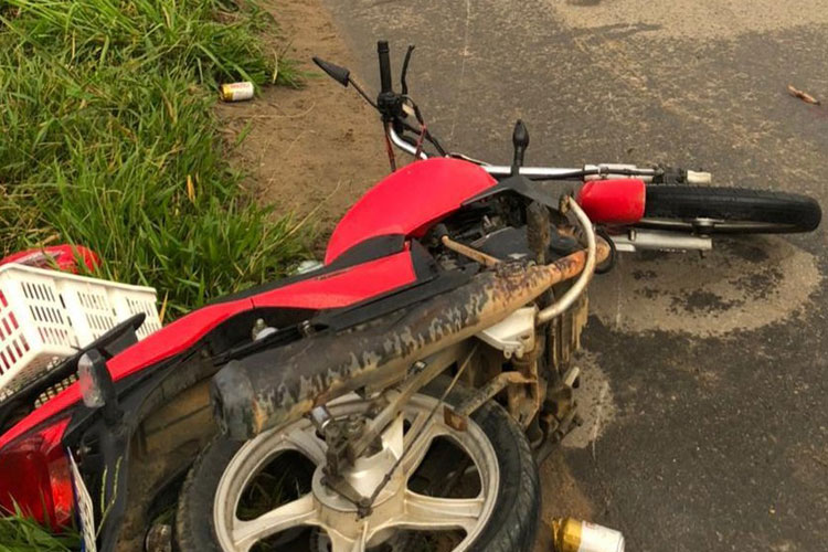 Vitória da Conquista: Homem fica ferido após acidente entre caminhão e moto na BR-116