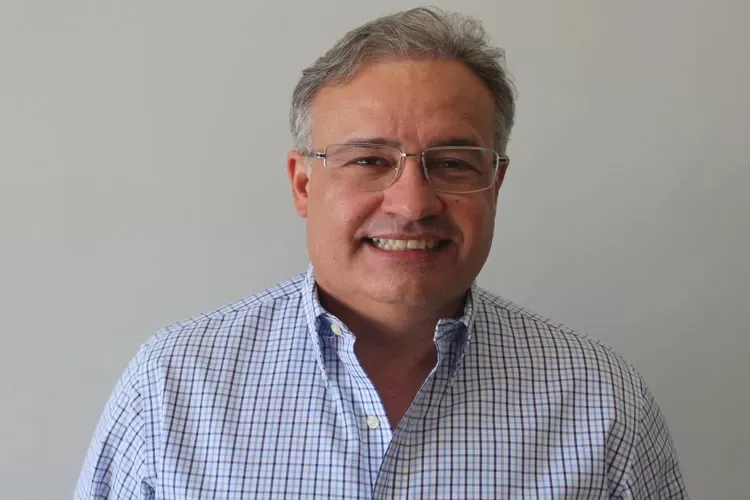 Deputado Felipe Duarte anuncia novo médico legista e rabecão no DPT de Guanambi