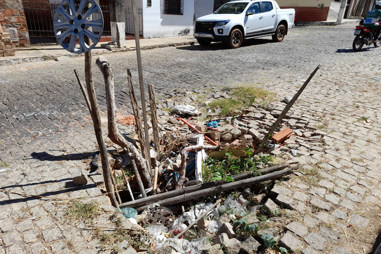 Município de Brumado é acionado para reparar buracos nas ruas da cidade