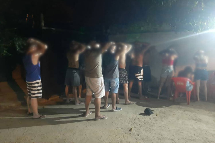 Polícia Militar acaba 'Festa Covid' com 16 pessoas em bar no centro de Brumado