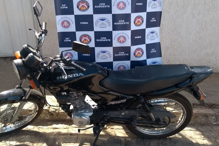 Polícia recupera motocicleta furtada no Bairro Norberto Marinho em Brumado