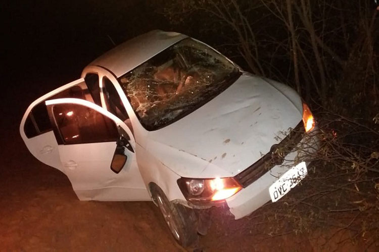 Rio do Pires: Carro com placa de Brumado é encontrado capotado em estrada vicinal de Ibiajara