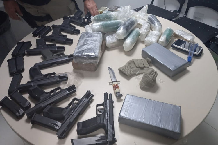 Casal é preso com pistolas turcas e israelenses, munições e drogas em Vitória da Conquista