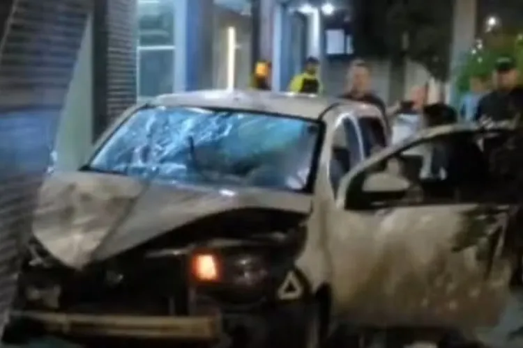 Duas pessoas em situação de rua morrem atropeladas em Teixeira de Freitas
