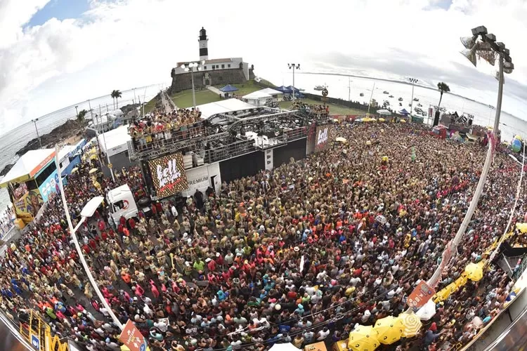 Salvador e Porto Seguro estão entre os destinos mais buscados para o Carnaval 2023