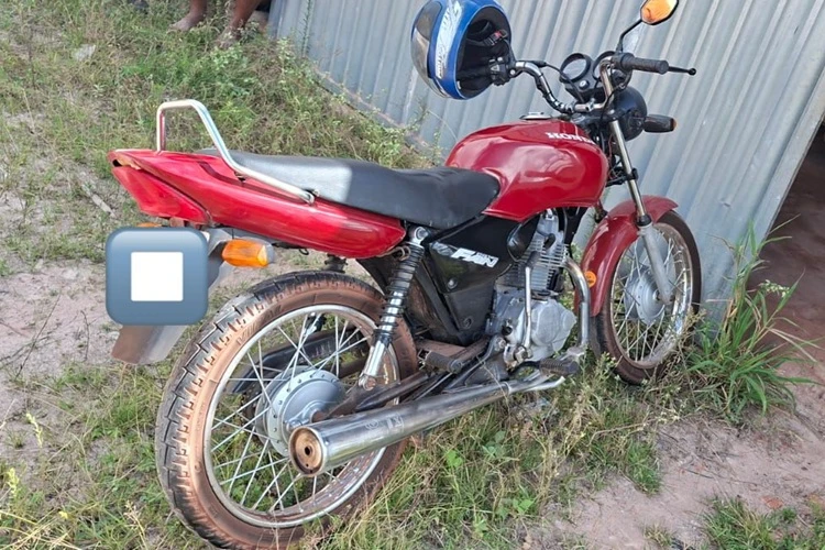 24º BPM imobiliza homem em surto e recupera moto furtada na zona rural de Ituaçu