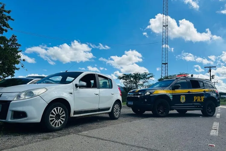 Apenas dez dias após furto, carro é recuperado pela PRF em Jequié