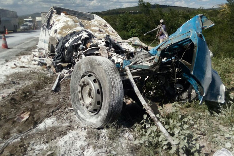 Morador de Tanhaçu morre em acidente na BR-116 em Jaguaquara