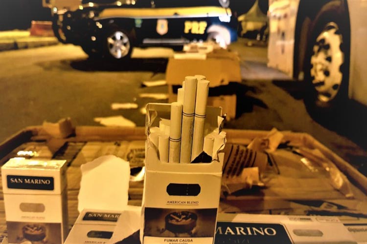 Jequié: PRF apreende cigarro paraguaio dentro de ônibus