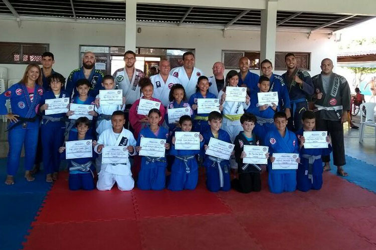 Brumado: Academia Aranha Team promoveu graduação de faixas para primeira turma infantil