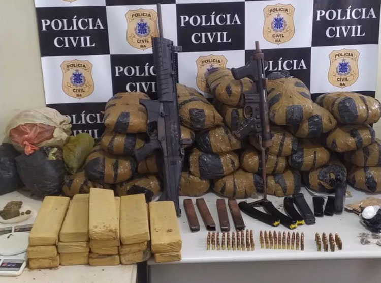 Armas e 40 kg de maconha são apreendidas em Santo Antônio de Jesus