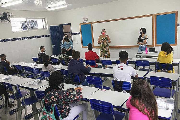 Bahia não garante pagamento do novo piso salarial aos professores