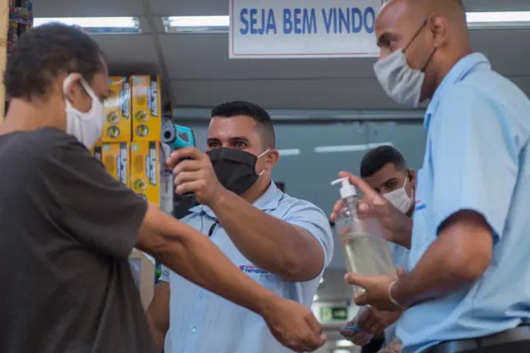 Sair de casa sem máscara tem multa de R$ 500 em São Paulo