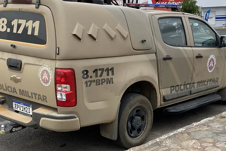 Homem de 24 anos é preso após agredir e tentar estuprar mulher em via pública de Carinhanha