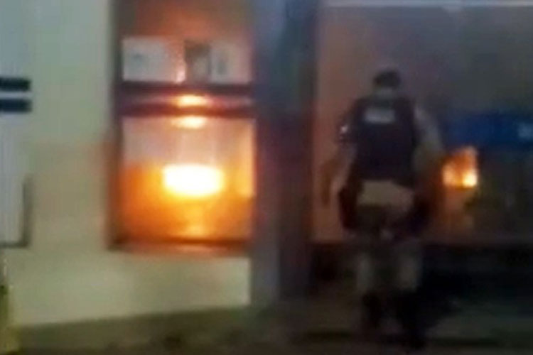 Nazaré: Homem é detido por incendiar agência bancária e diz que queria chamar atenção