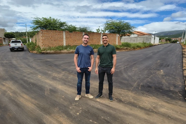 Brumado: Prefeitura amplia mobilidade urbana com pavimentação asfáltica no Esconso