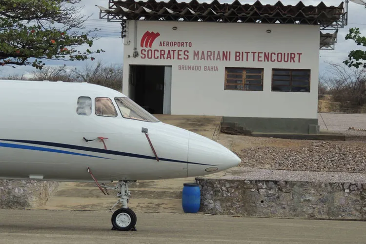 Aeroporto Sócrates Mariani Bittencourt recebe primeiro pouso noturno em Brumado
