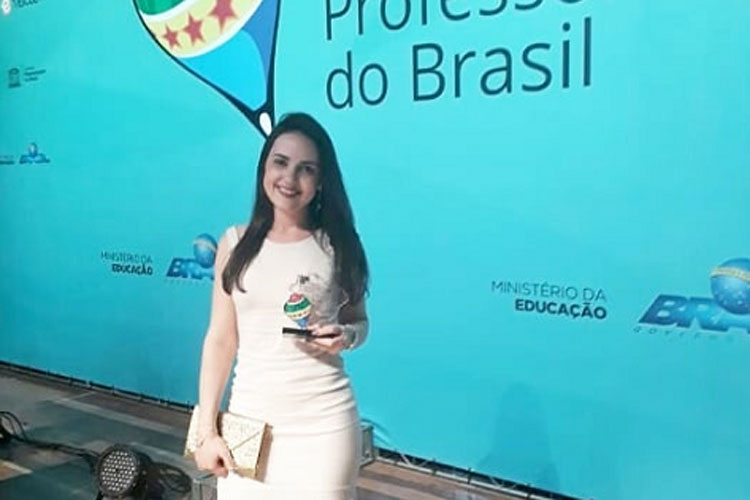 Professora da cidade de Ibiassucê ganha Prêmio Professores do Brasil