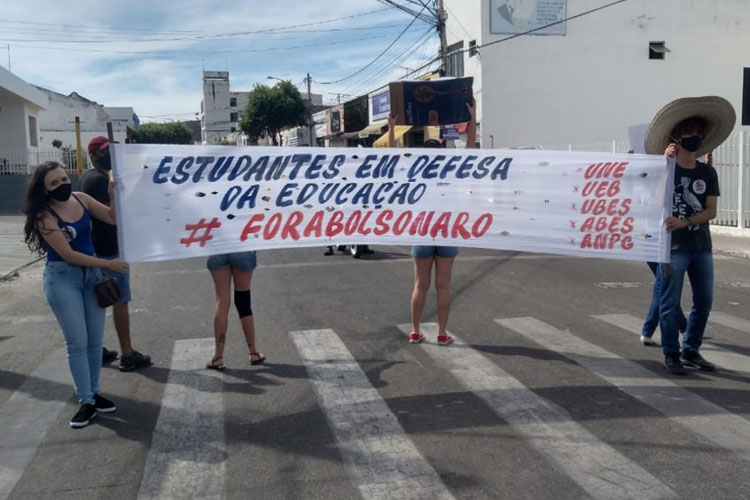 União da Juventude Socialista promove manifestações contra o presidente Jair Bolsonaro em Brumado   