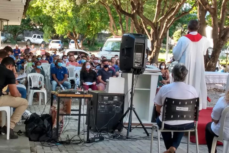 Padre celebra missa aos enfermos do Hospital Municipal de Brumado