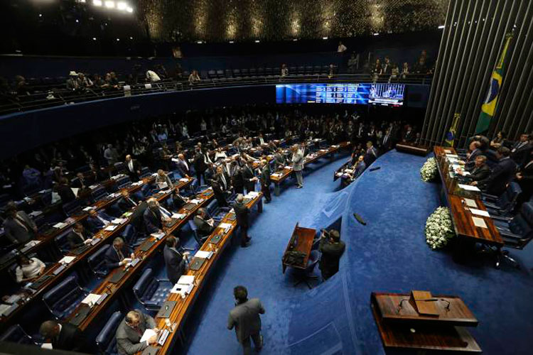 Projeto que facilita cancelar TV a cabo é aprovado no Senado