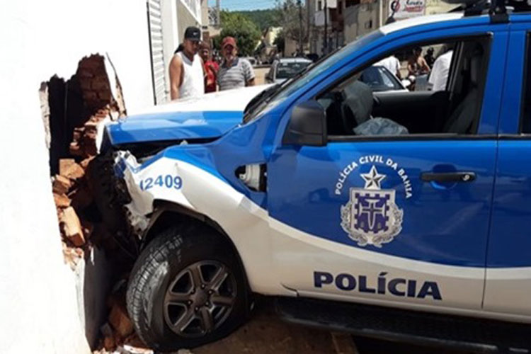 Riacho de Santana: Viatura da Polícia Civil se envolve em acidente no Bairro Castelo Branco