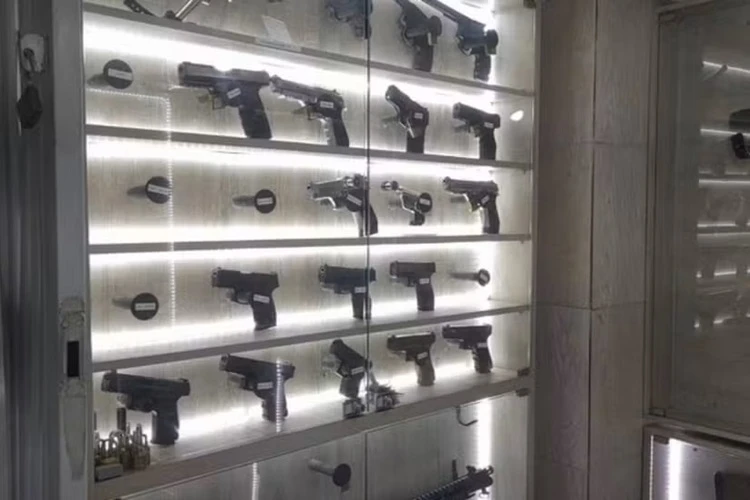 Operação contra quadrilha apreende mais de 700 armas e 100 mil munições