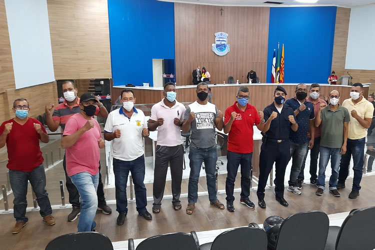 Brumado: GCM comemora revogação de projeto que extingue o cargo de Guarda Civil Municipal
