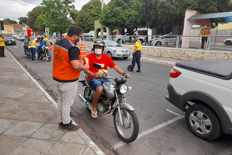 Brumado: SMTT e 18ª Ciretran promovem blitz educativa na Semana Nacional do Trânsito