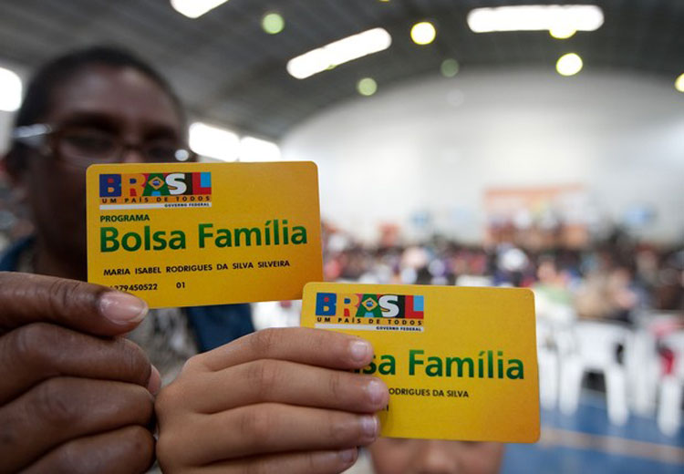 Decreto reajusta o valor mensal do Bolsa Família