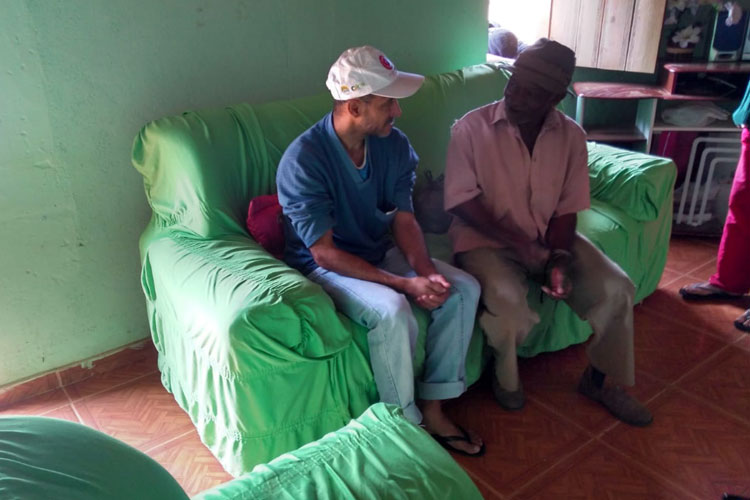 Filho conhece pai após 47 anos na zona rural de Caetité