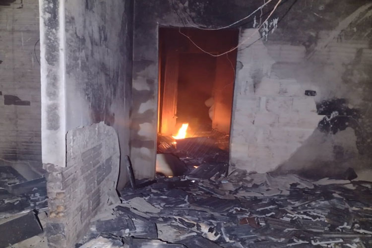 Aracatu: Homem é preso depois de atear fogo na casa da companheira para tentar matá-la