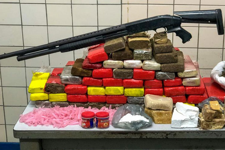 Homem é preso com 54 kg de drogas em Jequié