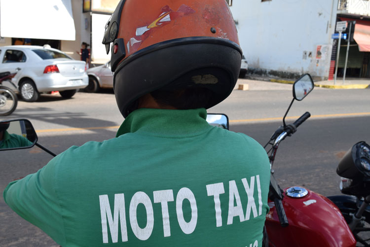 Brumado: Mototaxistas terão de buscar regulamentação para utilização das vagas gratuitas da Zona Azul