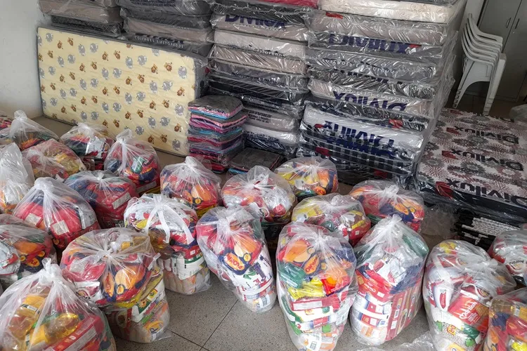 Brumado: Famílias carentes recebem kits humanitários oriundos do Governo Federal