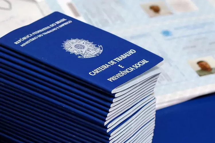 Bahia gera mais de 8 mil postos de carteira assinada em fevereiro