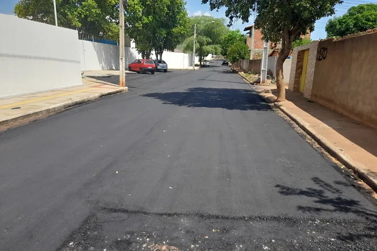 Beto Bonelly agradece ao Governo do Estado e pela aplicação de asfalto em ruas de Brumado