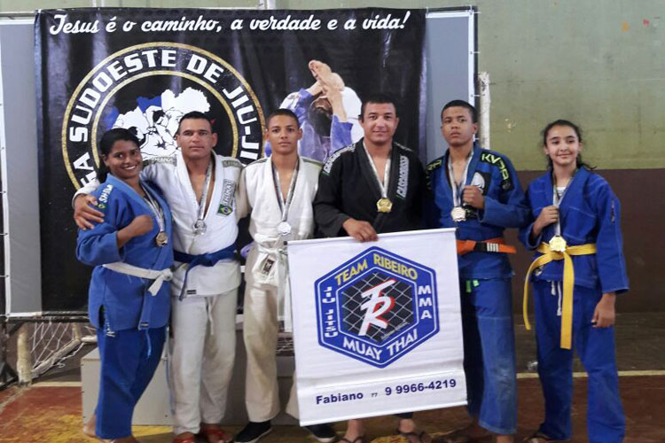 Atletas do Jiu Jitsu brumadense participam de campeonato na cidade de Guanambi