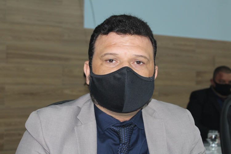 Brumado: MPE reforça projeto legislativo para suspender decreto que desobriga uso de máscaras