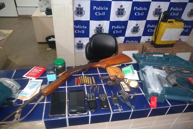 Polícia prende dupla acusada de vários assaltos em Brumado e Aracatu
