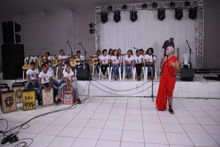 Projeto Geração Música beneficia estudantes da rede pública municipal de Brumado