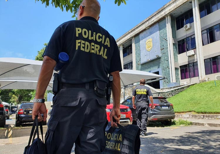 Operação de combate ao tráfico internacional de armas prende 4 pessoas