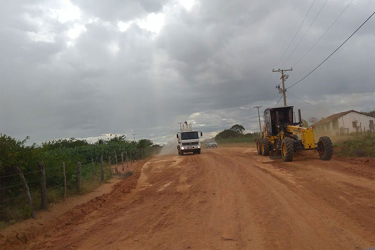 Brumado: Mais estradas vicinais sendo recuperadas no interior do município