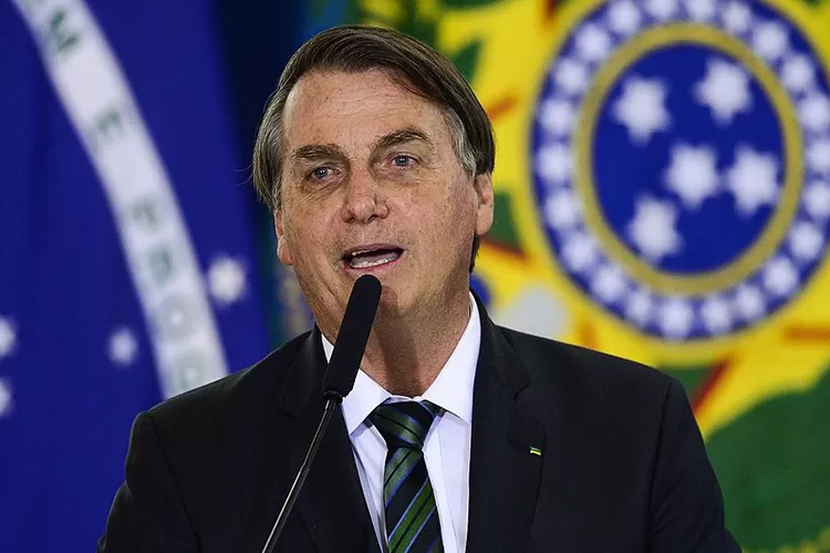 Cartão de Jair Bolsonaro tem registro de vacina da Covid-19