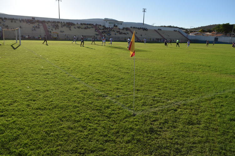 Vitória bate o Botafogo e vai à final do campeonato brumadense de futebol sub-20 contra o Magnesita