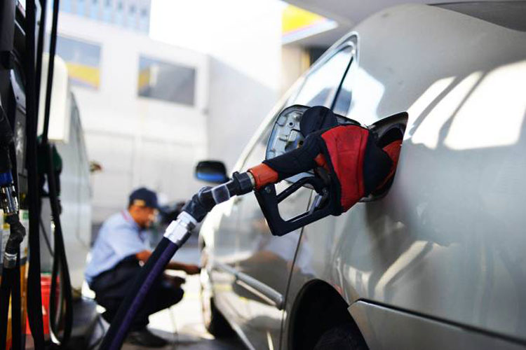 Governo vai discutir políticas de preços de combustíveis