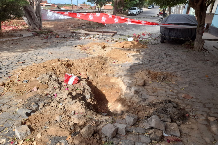 Brumado: Após consertarem esgoto, moradores da Virgílio Ataíde cobram manutenção na rua