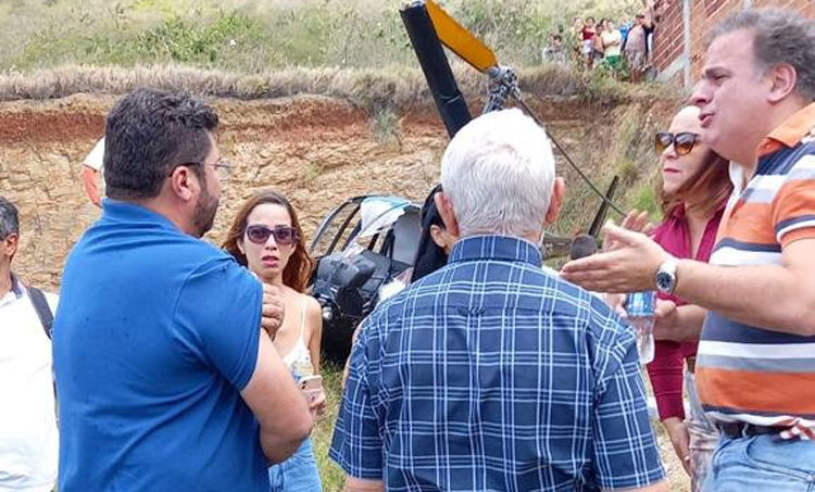 Helicóptero cai com deputado federal Jonga Bacelar em Monte Santo