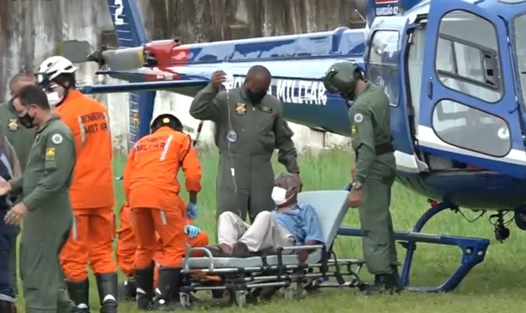 Idoso é resgatado por helicóptero no sul da Bahia para fazer sessão de hemodiálise